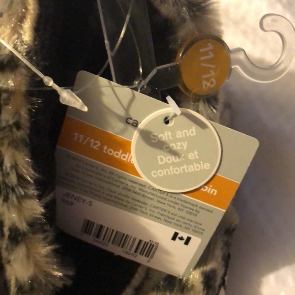 NEW Carter’s footwear. Size 11/12 toddler - Picture 3 of 7